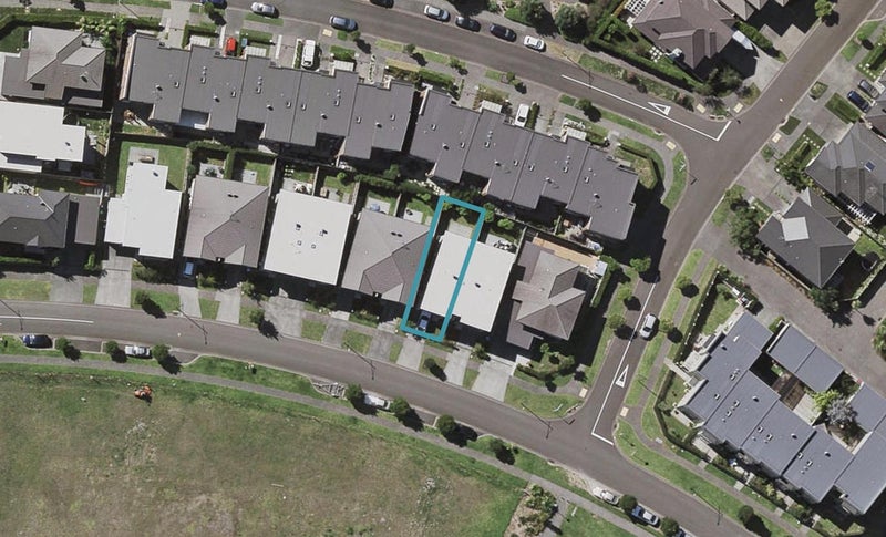 55 Tephra Boulevard, Stonefields, Auckland - Carousel 1