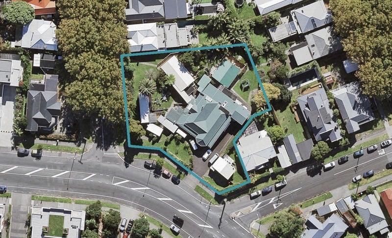 G02/13 Surrey Crescent, Grey Lynn, Auckland - Carousel 1