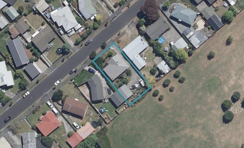44 Mears Road, St Andrews, Hamilton - Carousel 1