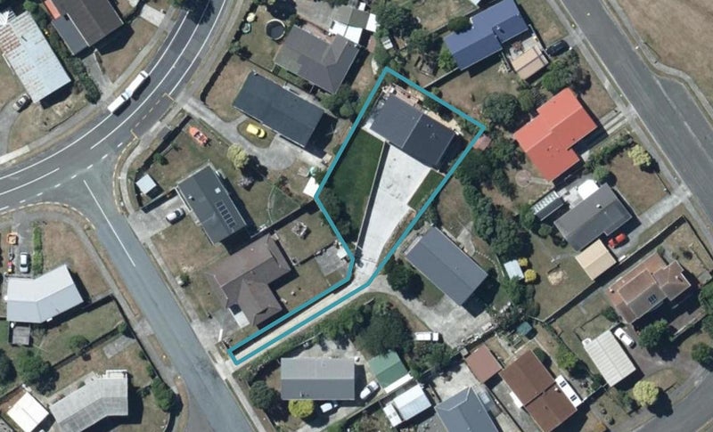 5 Clipper Street, Titahi Bay, Porirua - Carousel 1