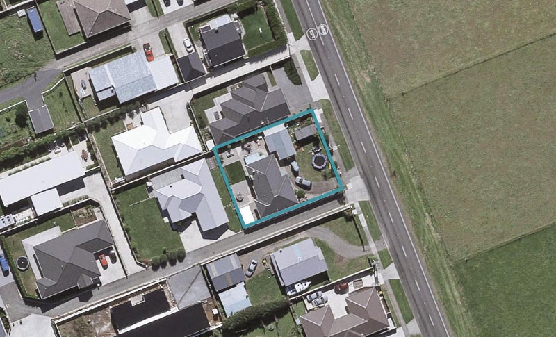 96 Smart Road, Glen Avon, New Plymouth - Carousel 1