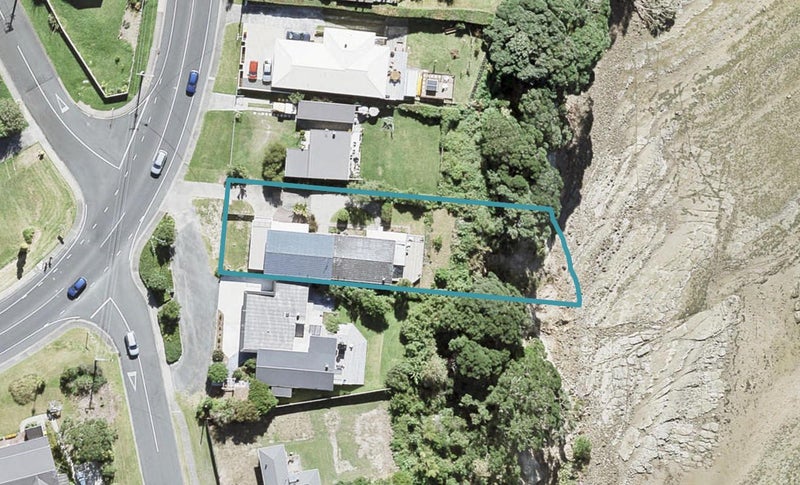 2/971 Whangaparaoa Road, Matakatia, Whangaparaoa - Carousel 1