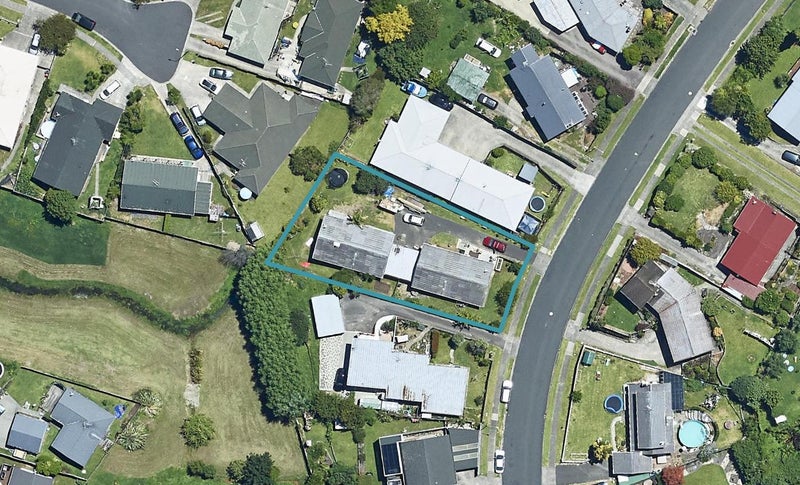11B Jonathon Street, Brookfield, Tauranga - Carousel 1