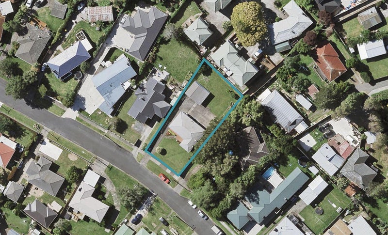 13 Challinor Street, Pakuranga, Auckland - Carousel 1