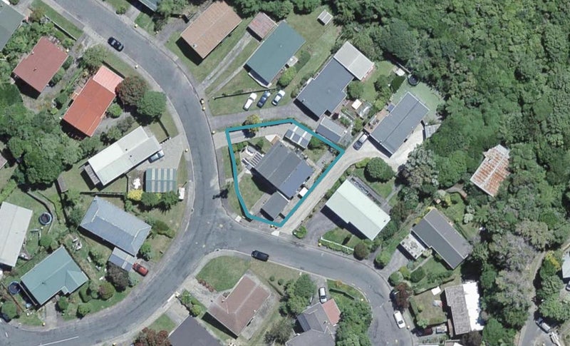 10A Fiona Grove, Karori, Wellington - Carousel 1