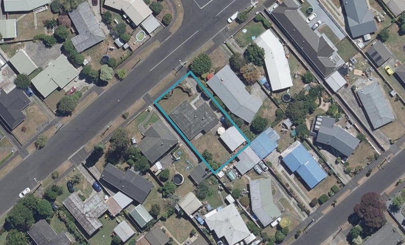 27 Cecil Street, St Andrews, Hamilton - Carousel 1