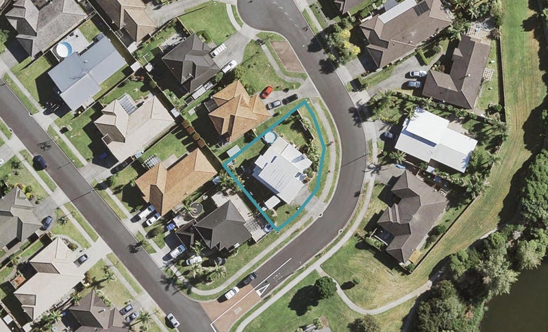 4 Allerton Place, Wattle Downs, Auckland - Carousel 1