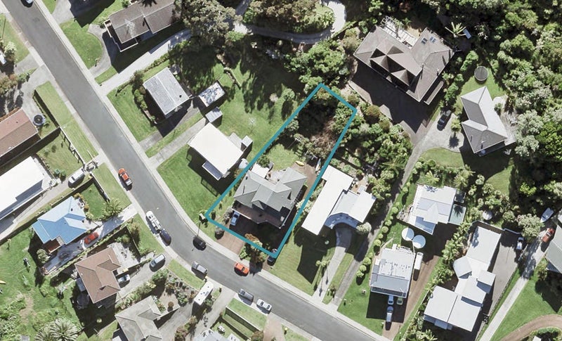 16 Zita Avenue, Matakatia, Whangaparaoa - Carousel 1