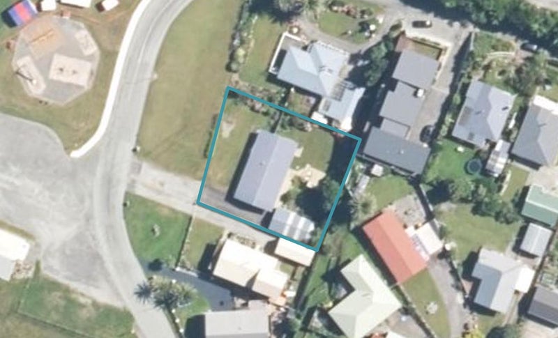 7 Domain Terrace, Karoro, Greymouth - Carousel 1