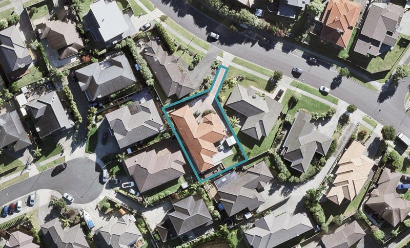 30 Rising Parade, Fairview Heights, Auckland - Carousel 1