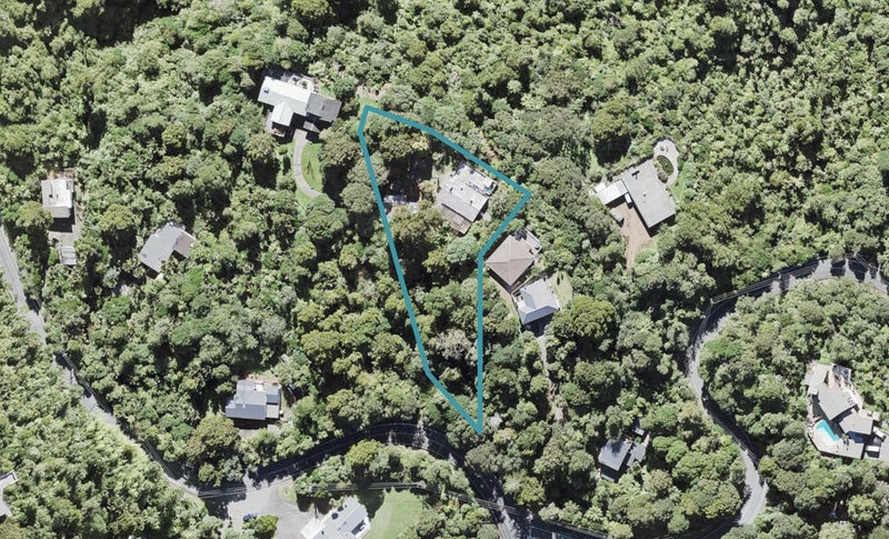 455 Scenic Drive, Waiatarua, Auckland - Carousel 1