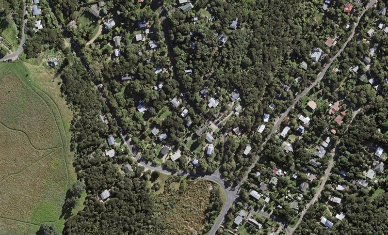 53 Bay Road, Ostend, Waiheke Island - Carousel 1