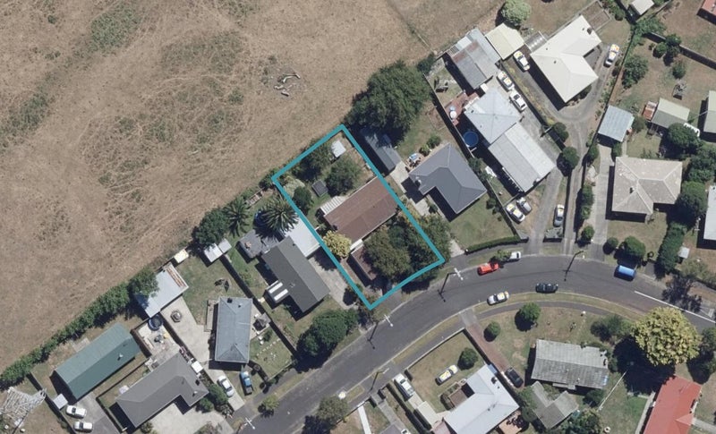 49 Sheridan Street, Silverdale, Hamilton - Carousel 1