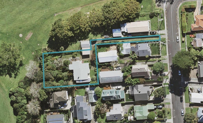 36 Gladstone Road, Northcote, Auckland - Carousel 1
