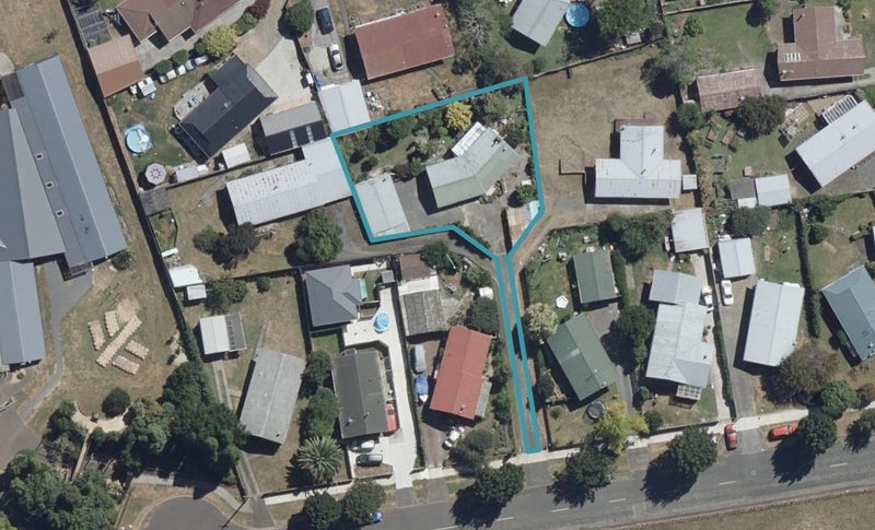 122 Saxbys Road, Deanwell, Hamilton - Carousel 1