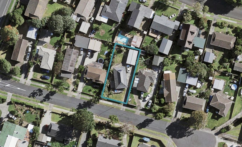10 Adel Place, Weymouth, Auckland - Carousel 1