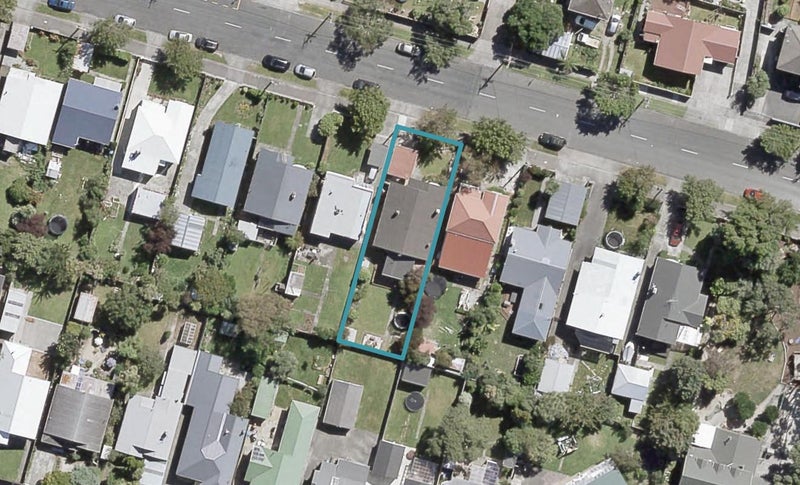 139 Whites Line, WAIWHETU, LOWER HUTT - Carousel 1