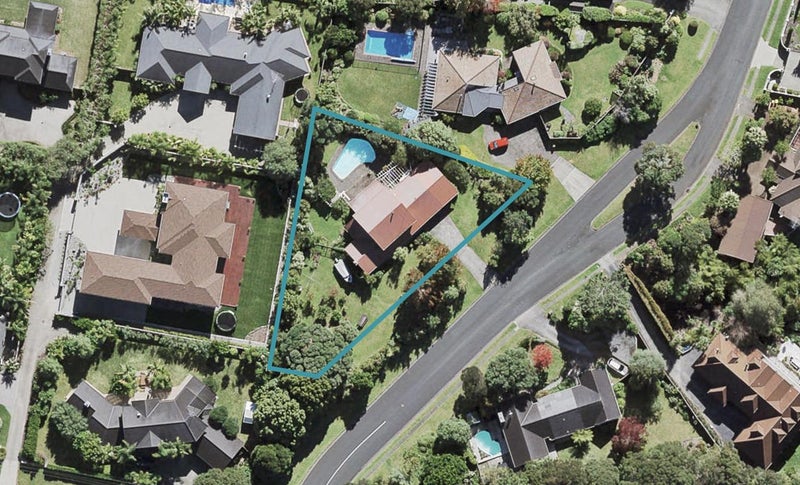 2 Kingfisher Grove, Greenhithe, Auckland - Carousel 1