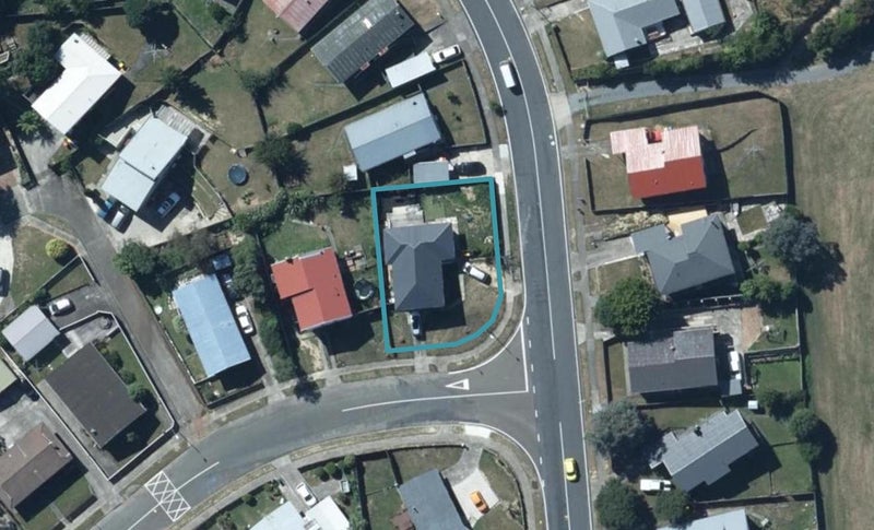 51 Conclusion Street, Ascot Park, Porirua - Carousel 1