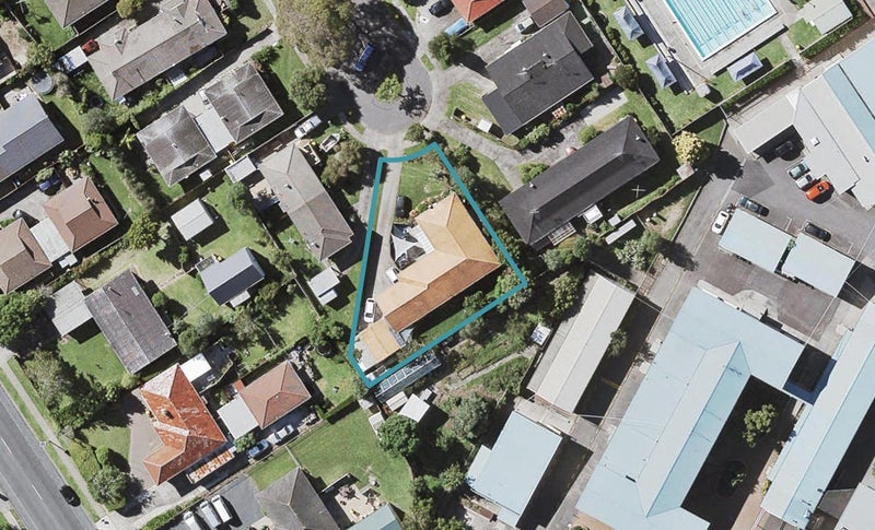 22 Liam Place, Half Moon Bay, Auckland - Carousel 1