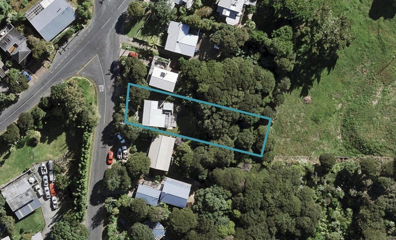 40 Karaka Road, Oneroa, Waiheke Island - Carousel 1