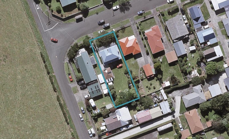 42 Cowling Road, Hurdon, New Plymouth - Carousel 1