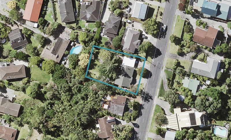 123 Arran Road, Browns Bay, Auckland - Carousel 1