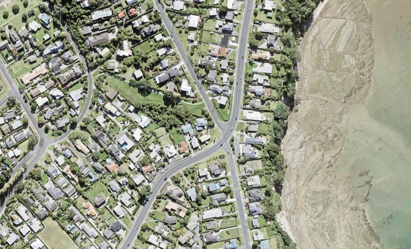 2 Tindalls Bay Road, Tindalls Beach, Whangaparaoa - Carousel 1