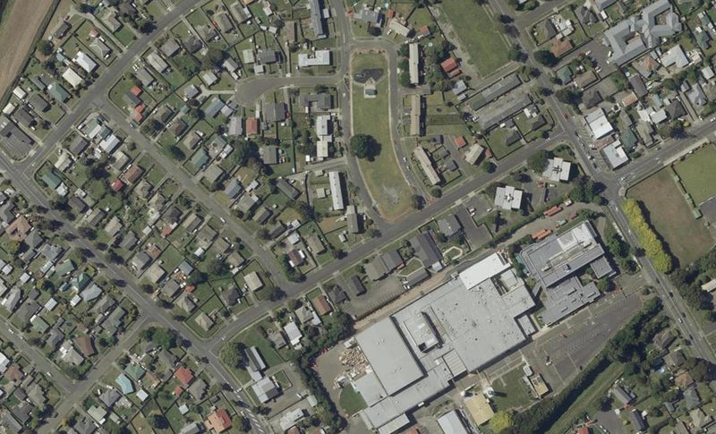 42 Farnham Avenue, Highbury, Palmerston North - Carousel 1