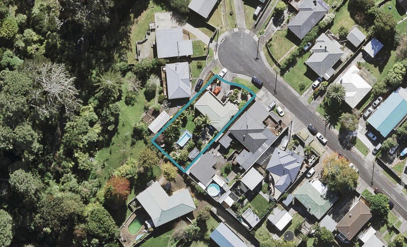 10 Beazley Place, Glendene, Auckland - Carousel 1