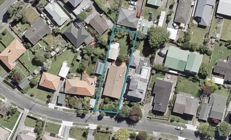 46 Fairfield Avenue, Fairfield, Lower Hutt - Carousel 1