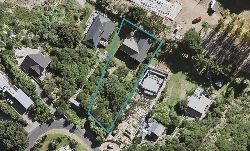 32 Matapana Road, Palm Beach, Waiheke Island - Carousel 1