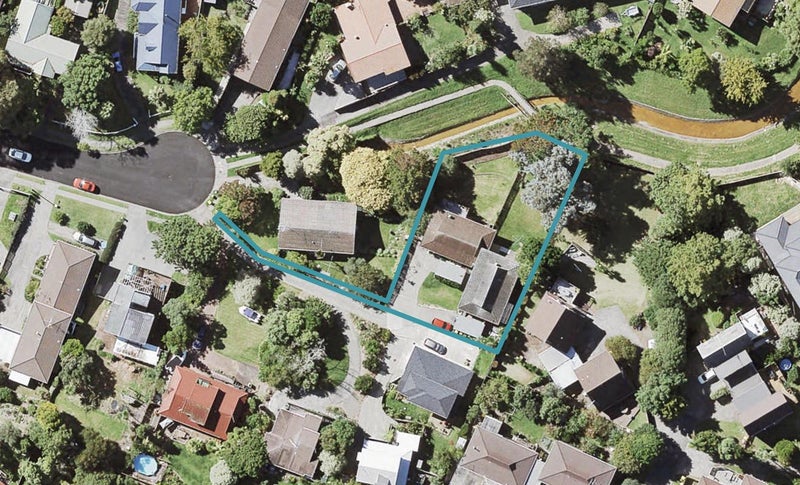 2/14 Celina Place, Browns Bay, Auckland - Carousel 1