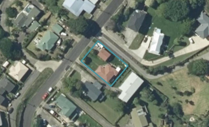 112AB Grafton Road, Thames - Carousel 1