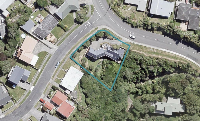 1 Maple Grove, Maungaraki, Lower Hutt - Carousel 1