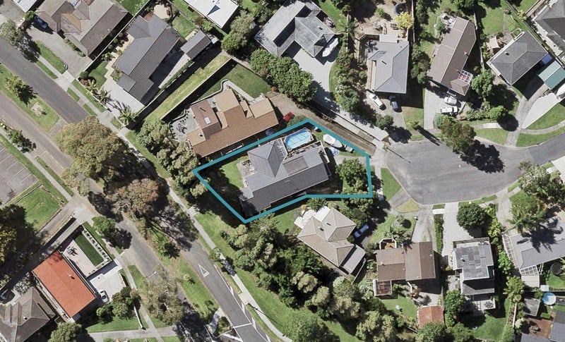 17 Lilian Place, Farm Cove, Auckland - Carousel 1
