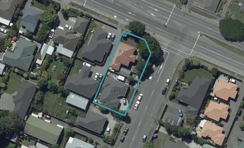 2/2 Middlepark Road, Sockburn, Christchurch - Carousel 1