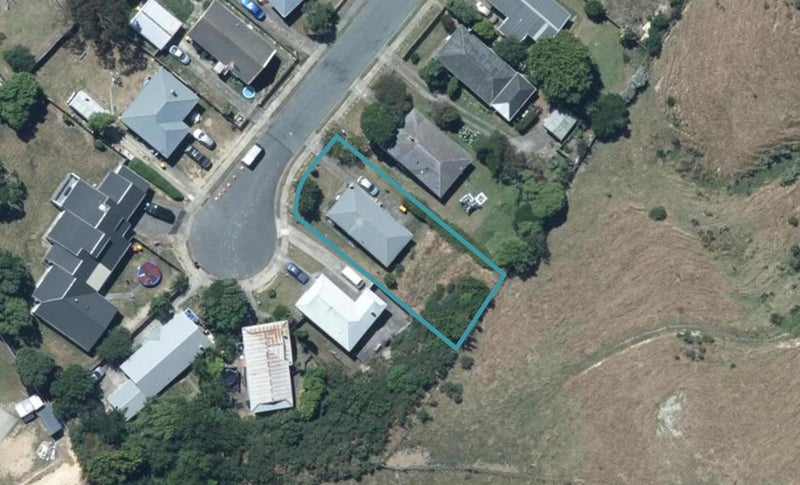 27 Marne Grove, Waitangirua, Porirua - Carousel 1