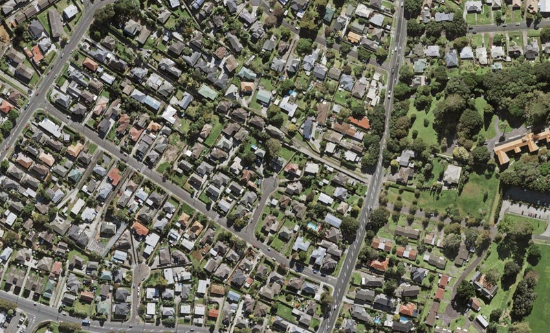 8 Millard Street, Three Kings, Auckland - Carousel 1