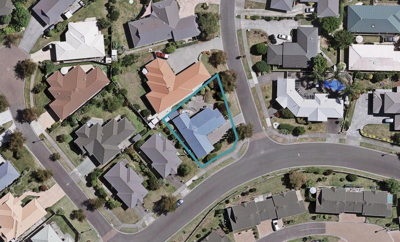 32 Brompton Drive, Taradale, Napier - Carousel 1