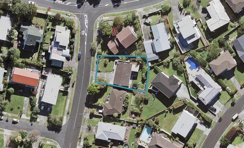 4 Porritt Avenue, Chatswood, Auckland - Carousel 1