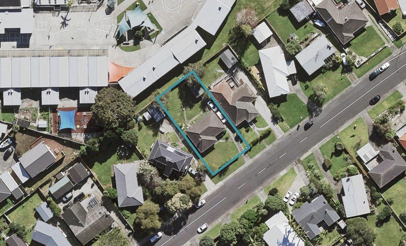 126 Moore Street, Hillcrest, Auckland - Carousel 1