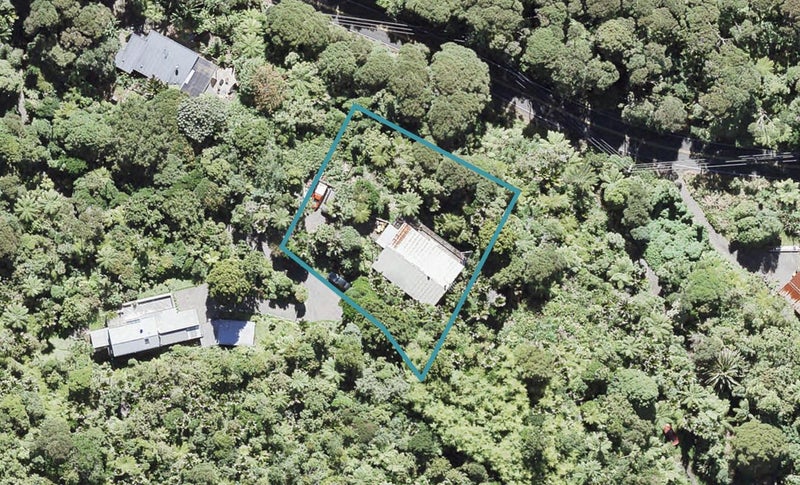 852 West Coast Road, Waiatarua, Auckland - Carousel 1