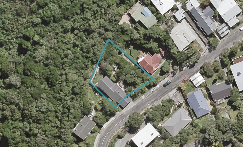 18 Rakeiora Grove, Korokoro, Lower Hutt - Carousel 1