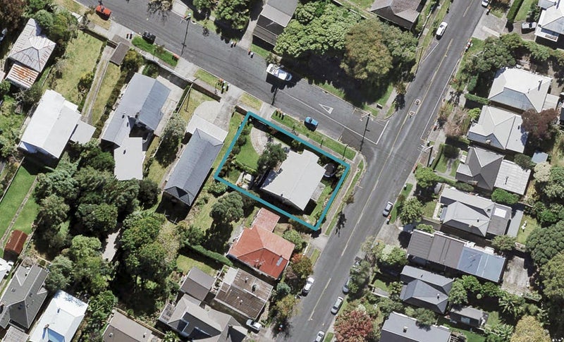 22 Mountain View Road, Morningside, Auckland - Carousel 1