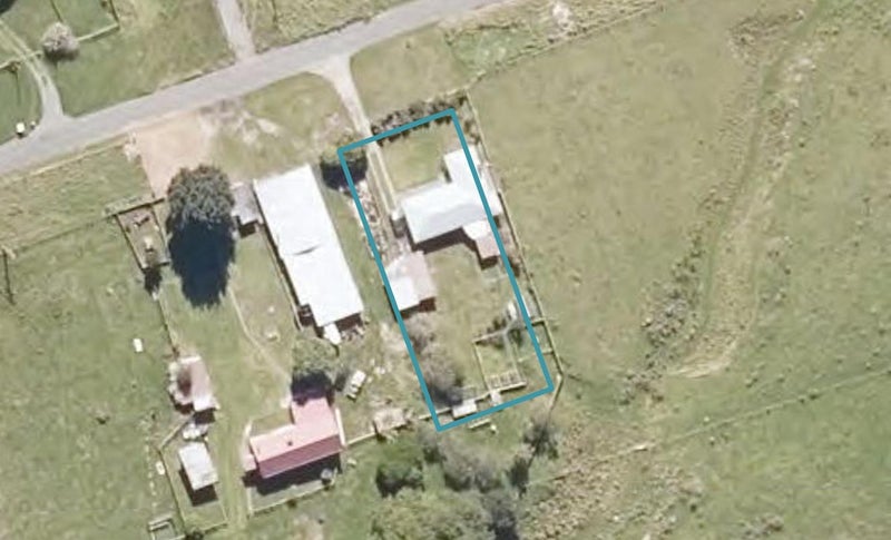 18 Tihoi Street, Taihape - Carousel 1