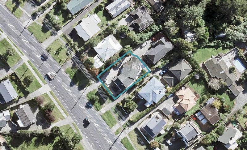 887 East Coast Road, Northcross, Auckland - Carousel 1