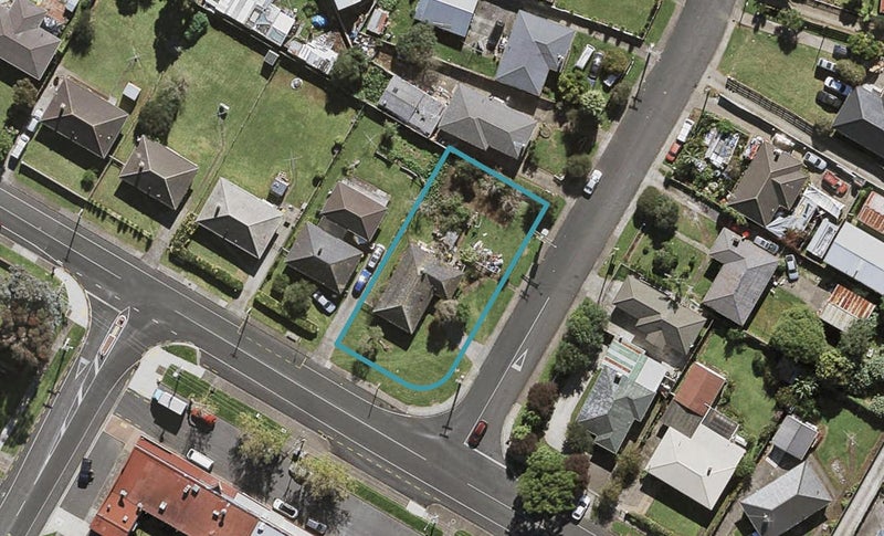 2 Blake Road, Mangere East, Auckland - Carousel 1
