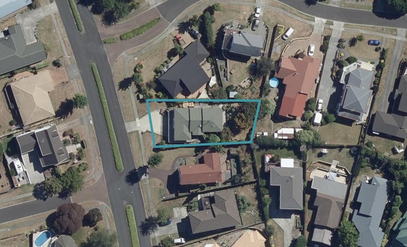 245 Grandview Road, Western Heights, Hamilton - Carousel 1