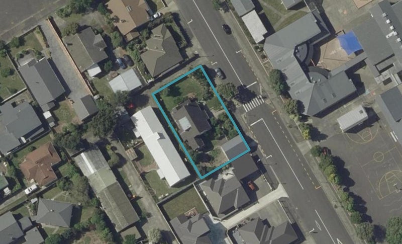7 Aroha Street, Takaro, Palmerston North - Carousel 1